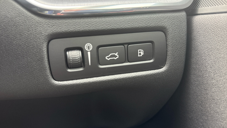 Volvo Xc60 2.0 T6 RC PHEV Inscription Expression 5dr AWD Auto Estate